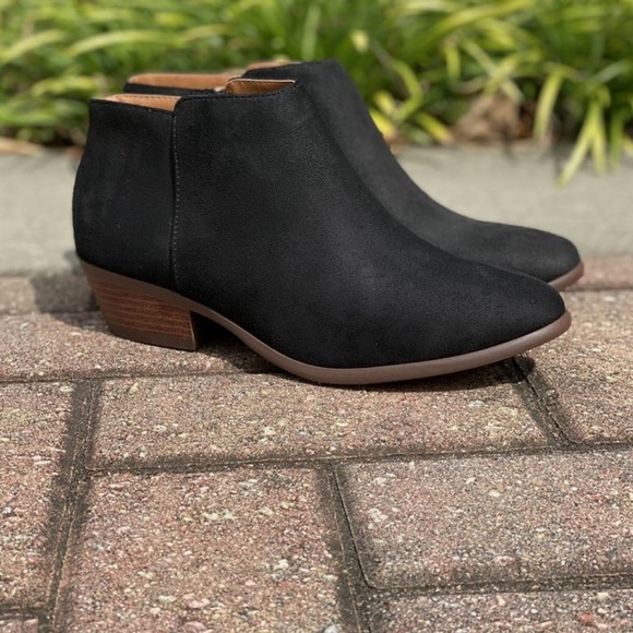 Fabutiq Shoes - Black micro suede side zipper closure bootie